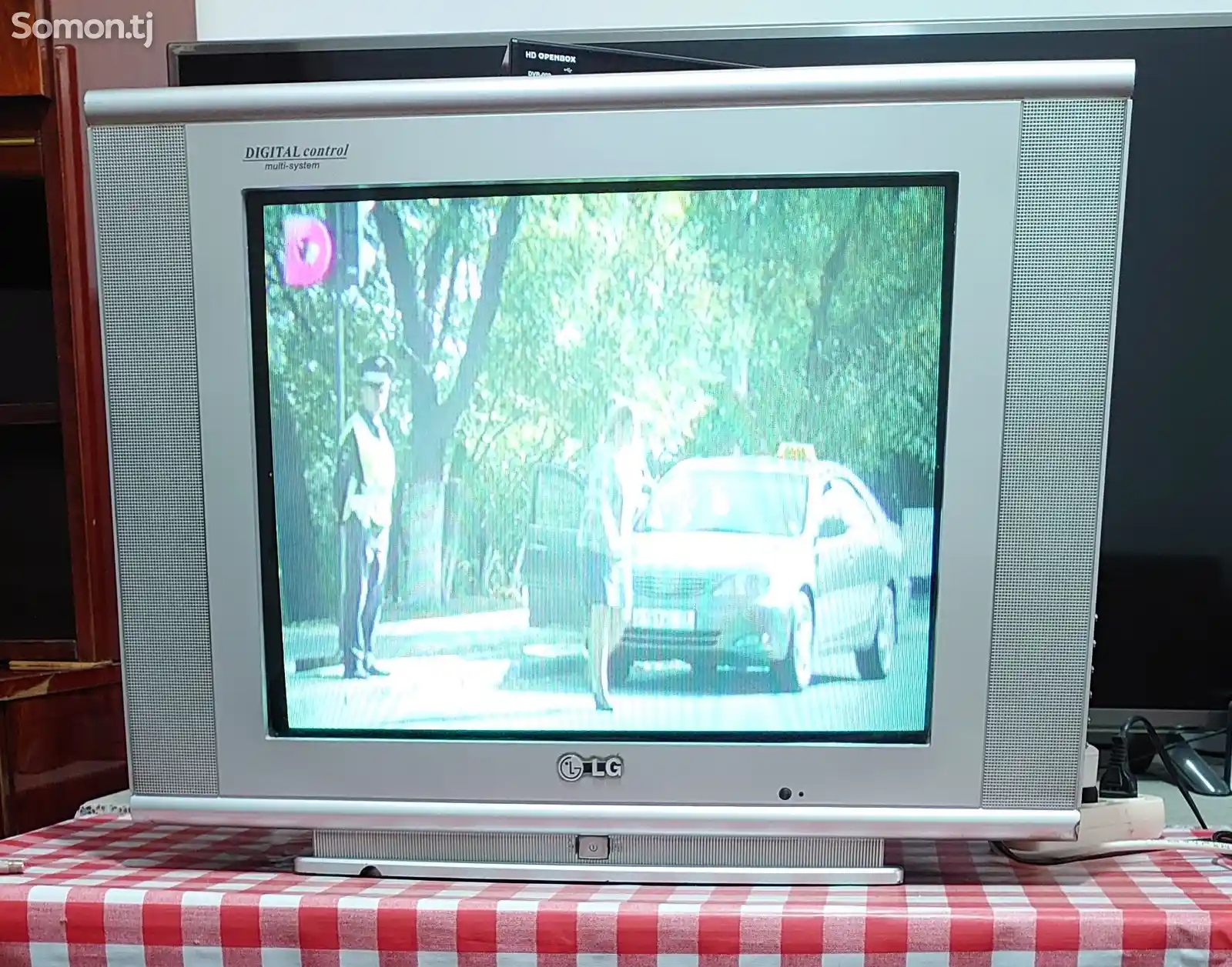 Телевизор LG с тюнером openbox-6