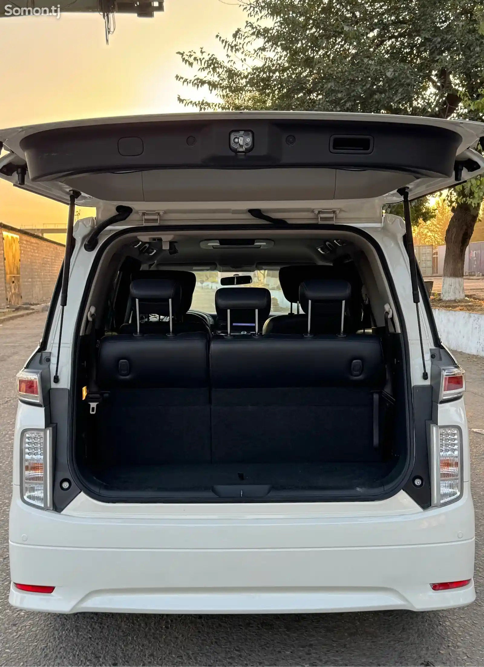 Nissan Elgrand, 2014-7