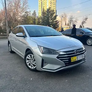 Hyundai Elantra, 2019