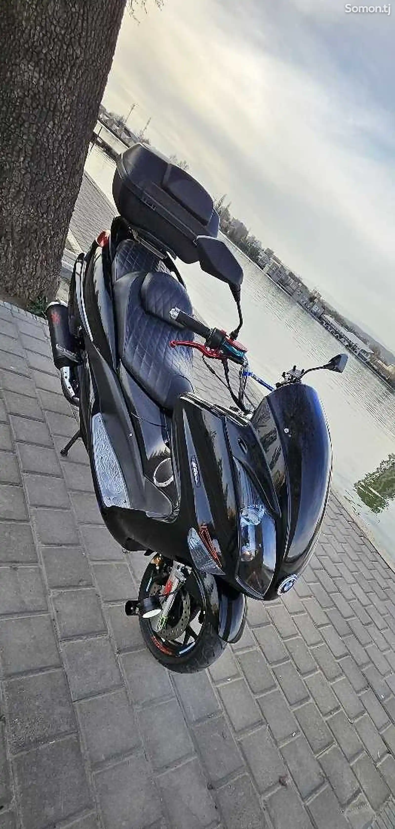 Скутер BMW-3