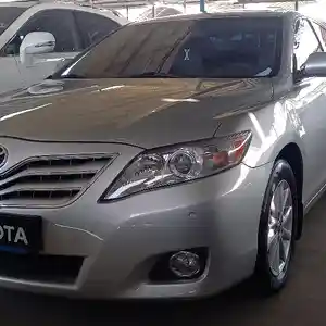 Toyota Camry, 2011