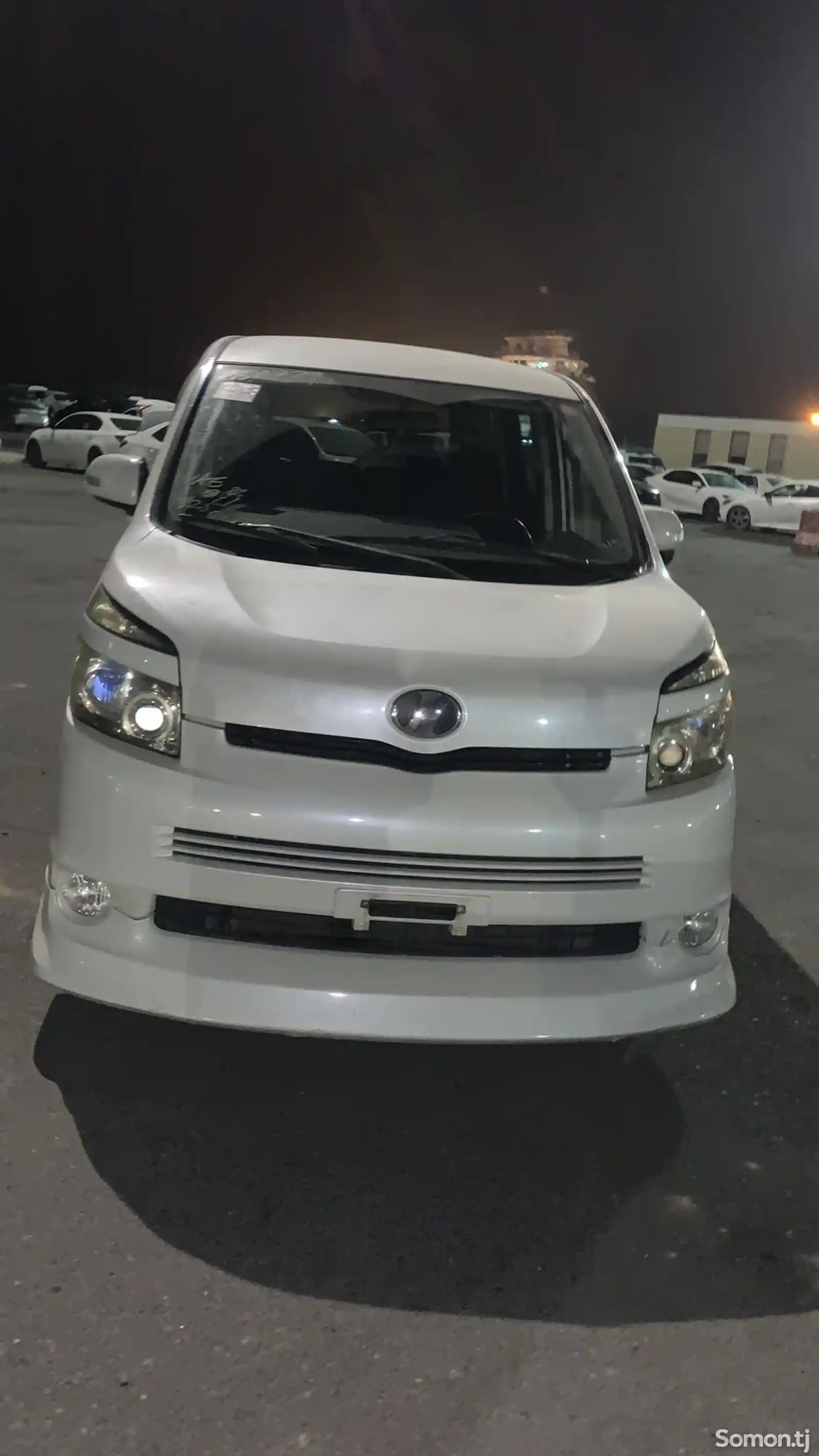 Toyota Voxy, 2009-1