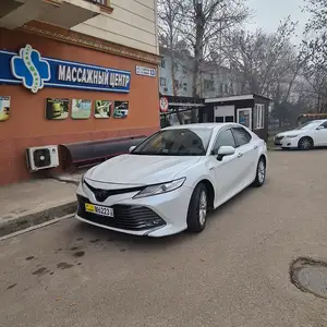 Toyota Camry, 2018