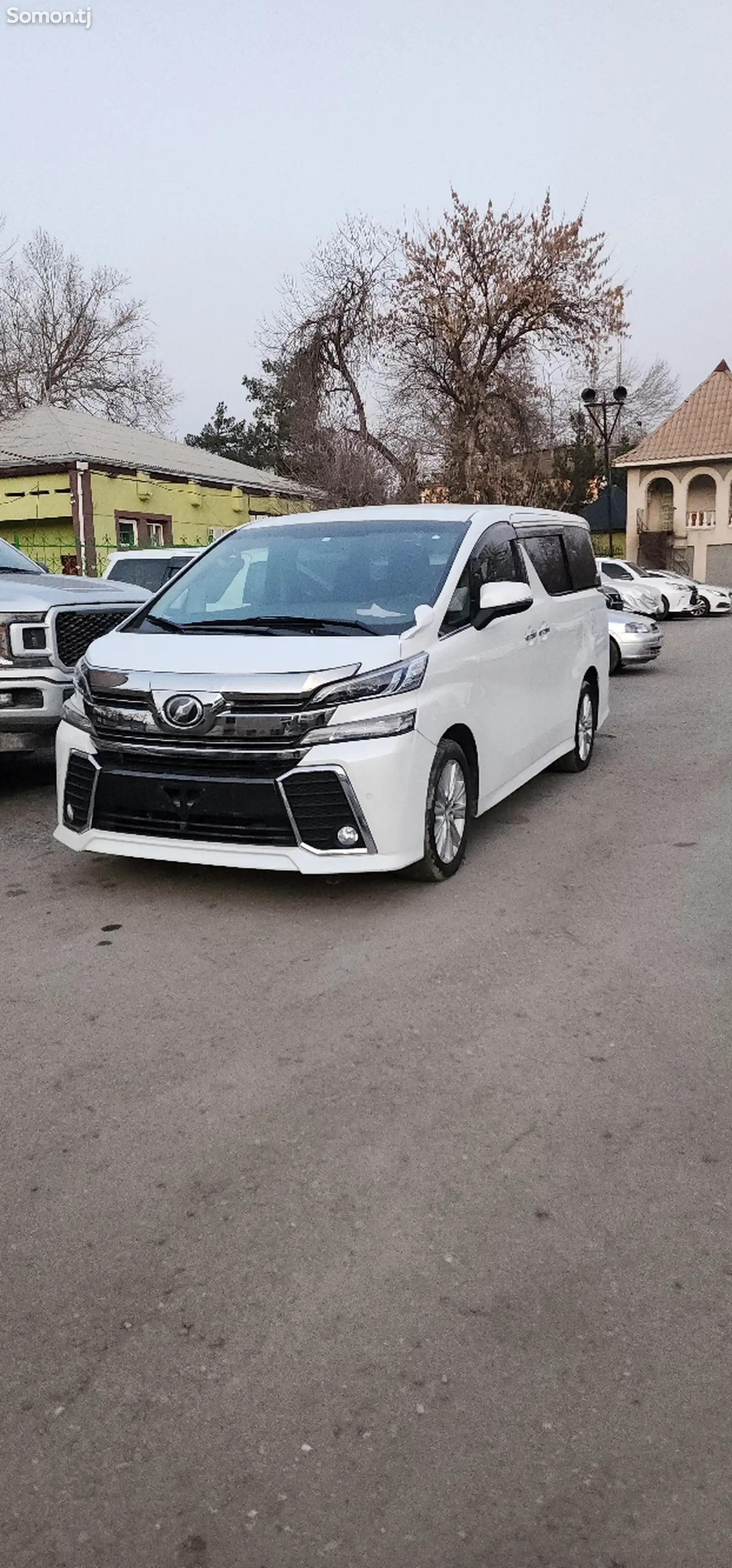 Toyota Vellfire, 2017-1