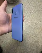 Samsung Galaxy A40-2