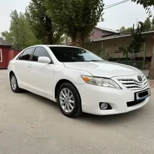 Toyota Camry, 2011