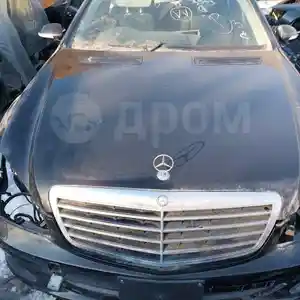 Капот от Mercedes W221