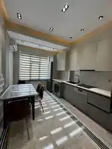 2-комн. квартира, 12 этаж, 90 м², Исмоили Cомони, Дом печать-11