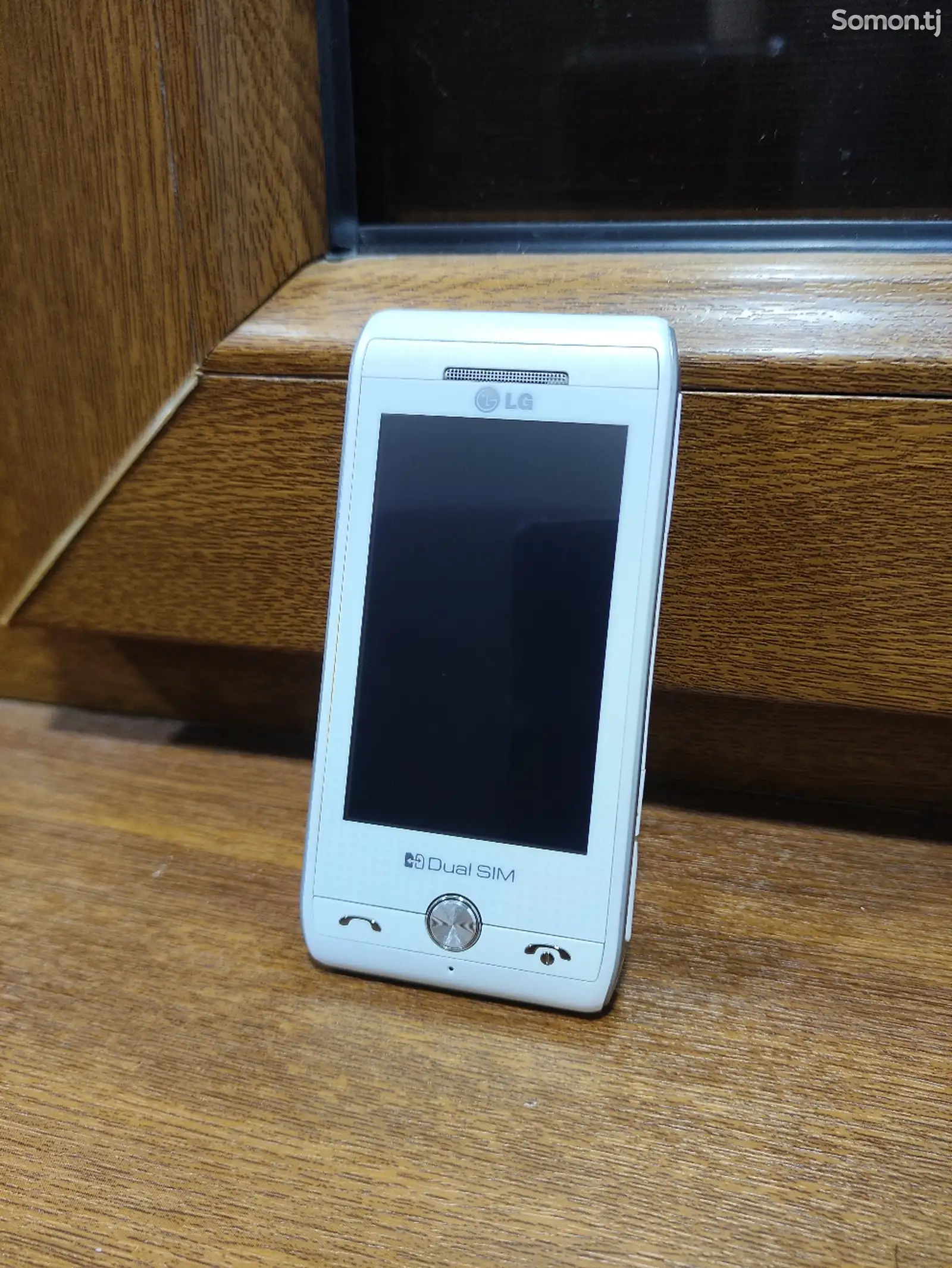 LG GX500-1