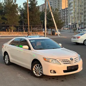 Toyota Camry, 2010