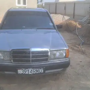 Mercedes-Benz W201, 1990