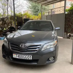 Toyota Camry, 2010