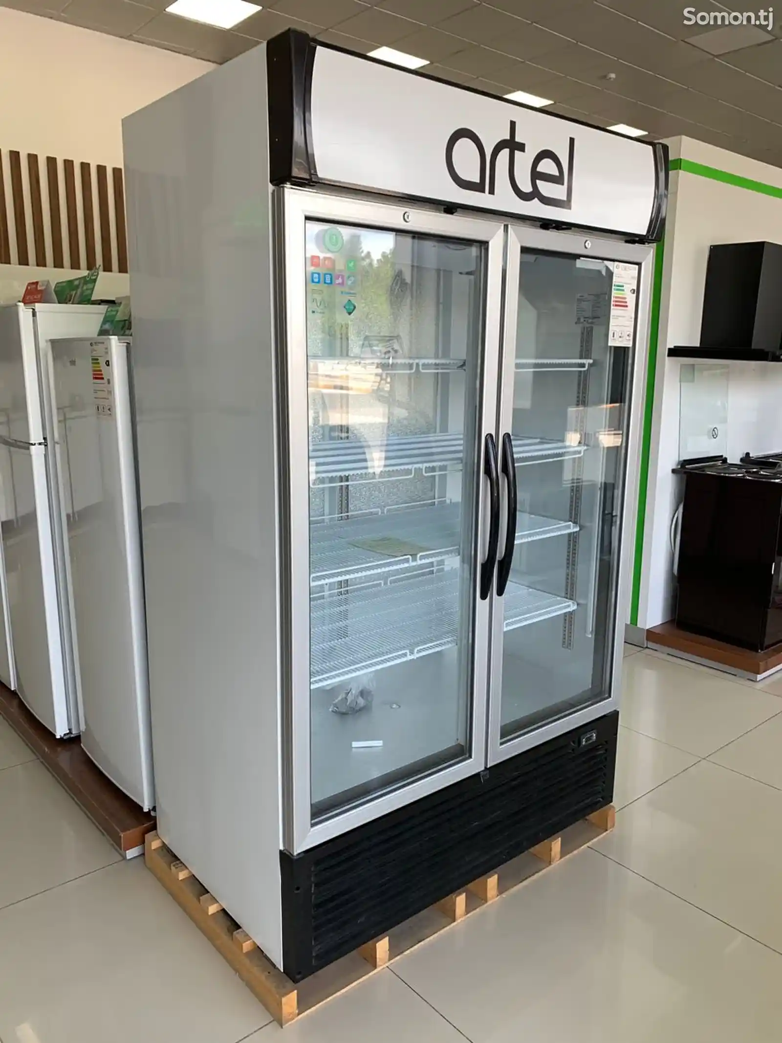 Витринный холодильник Artel AHD1500SN-2