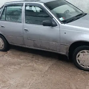 Daewoo Nexia, 1995