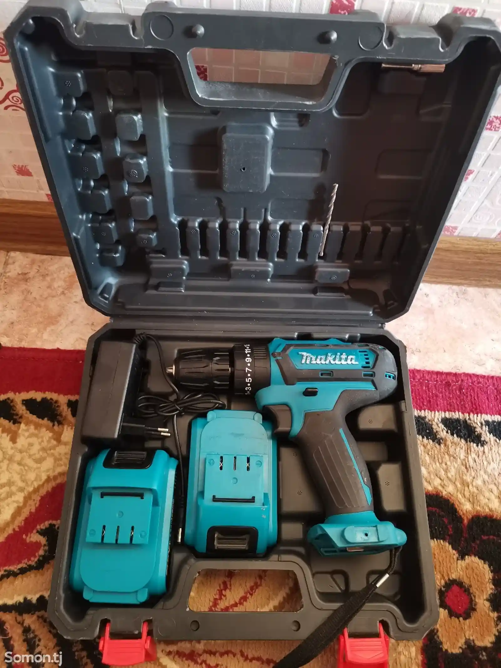 Шуруповерт Makita-2