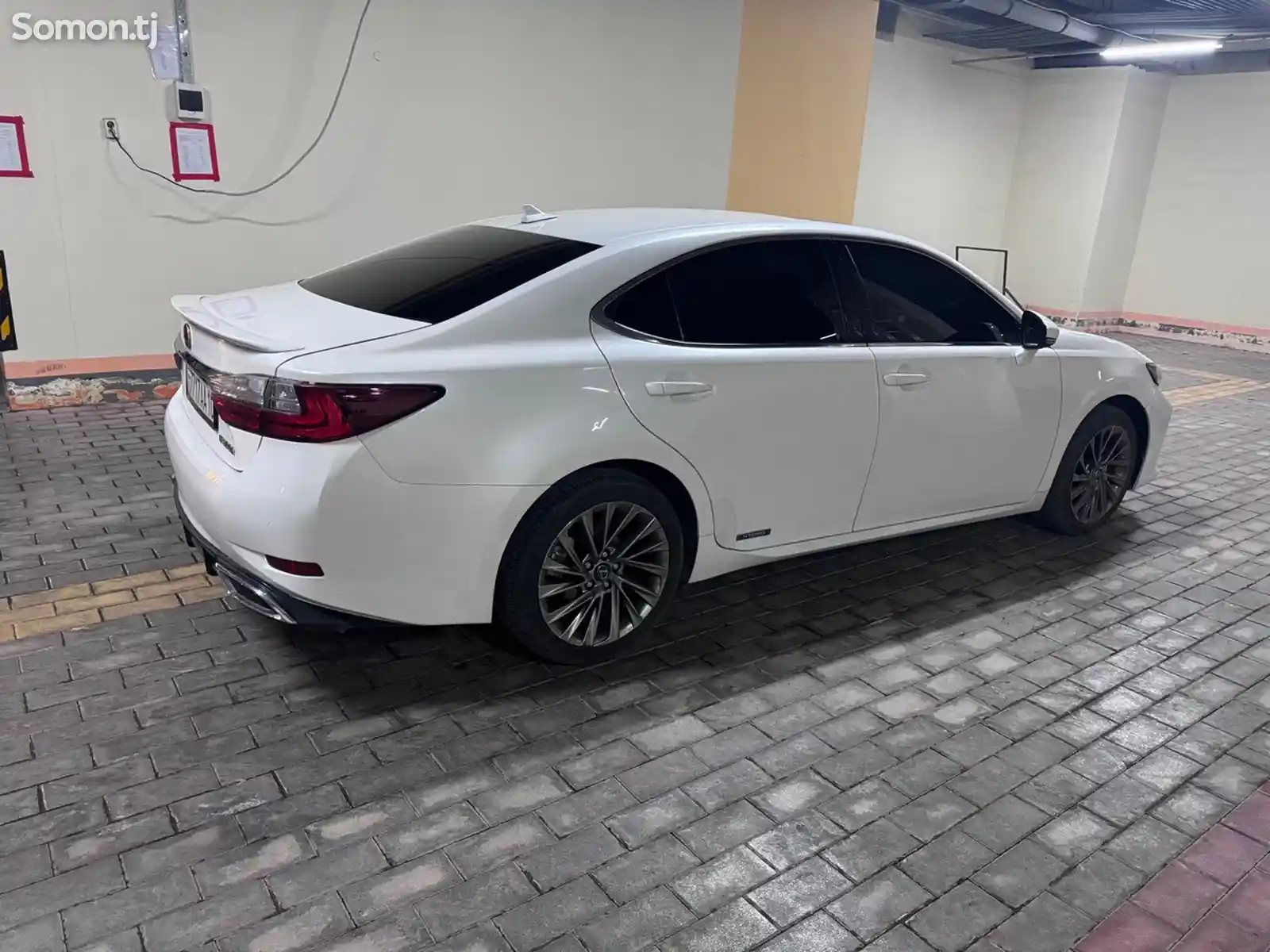 Lexus ES series, 2015-4