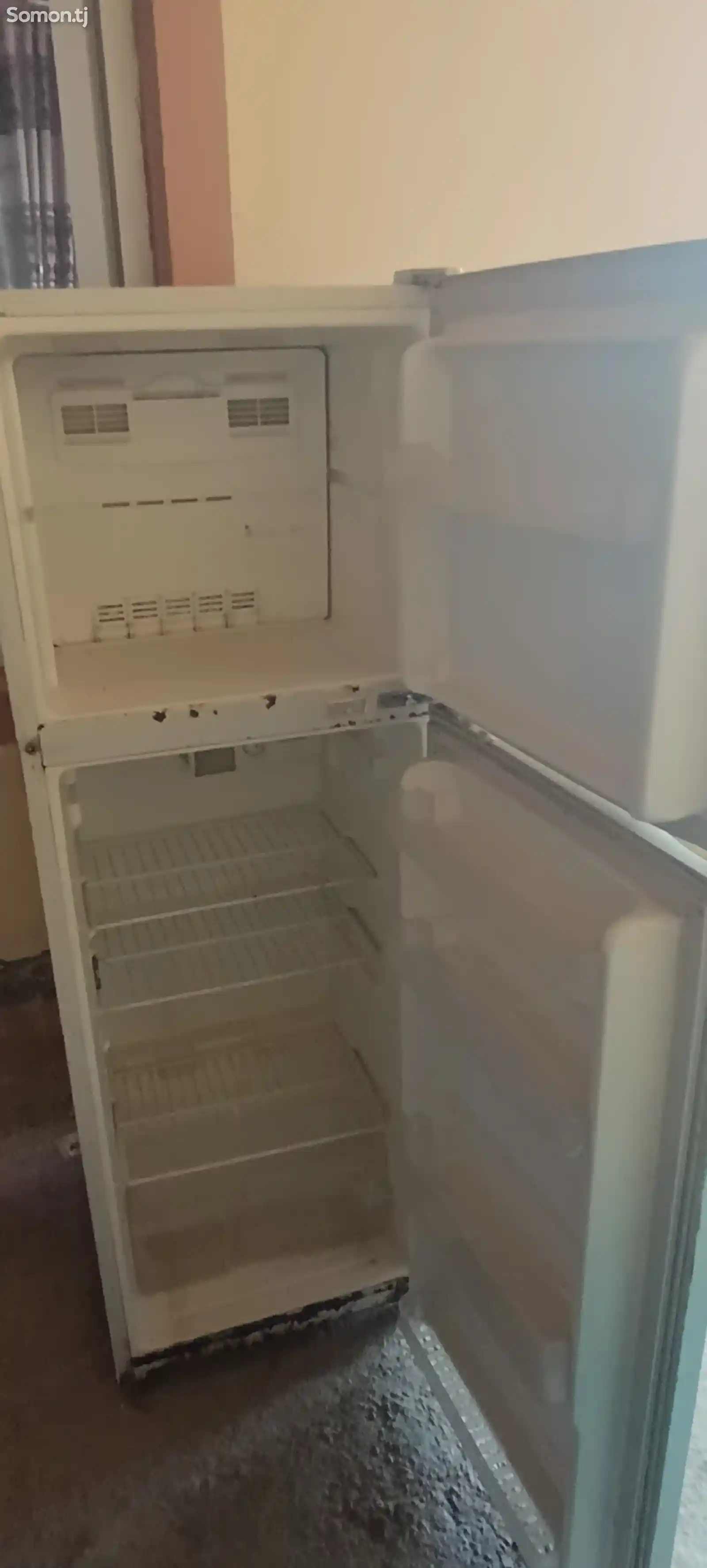 Холодильник на запчасти-5
