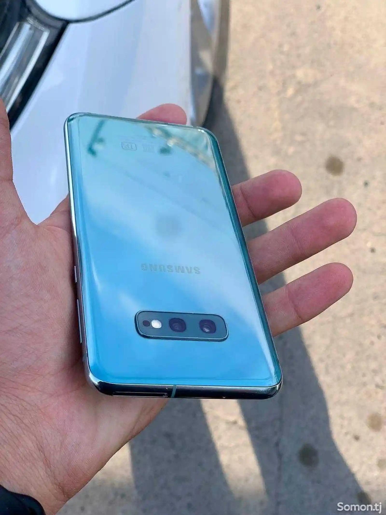 Samsung Galaxy S10e-3