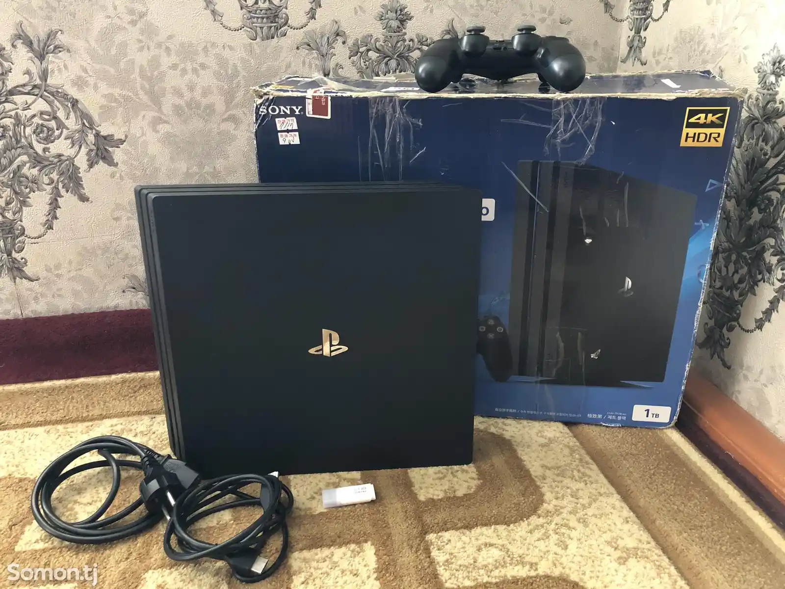 Игровая приставка Sony PlayStation 4 Pro-1