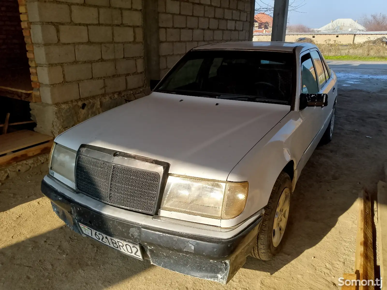 Mercedes-Benz W124, 1990-1