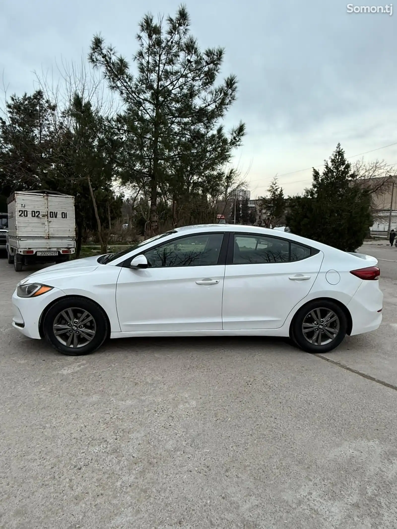 Hyundai Elantra, 2017-1