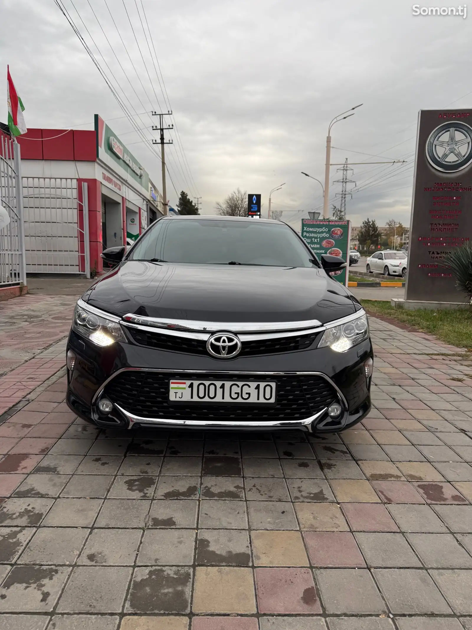 Toyota Camry, 2018-1