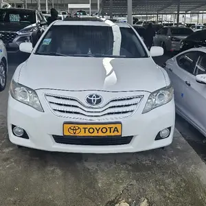 Toyota Camry, 2010