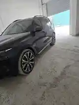 BMW X7, 2023-9