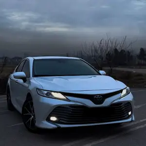 Toyota Camry, 2019