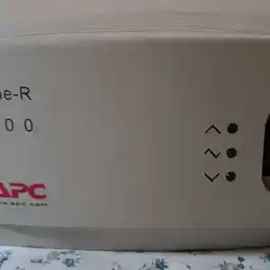 Стабилизатор для компьютера APC line-r 600