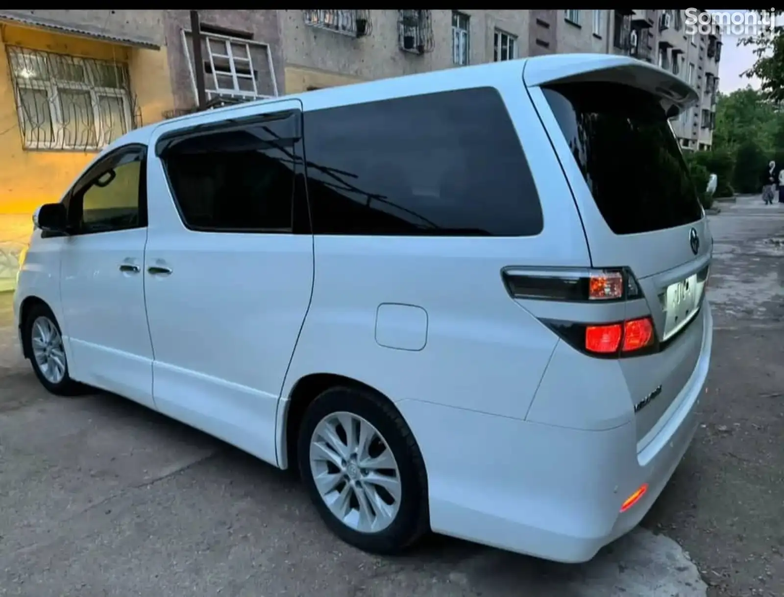 Toyota Vellfire, 2014-1