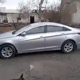 Hyundai Sonata, 2010-4