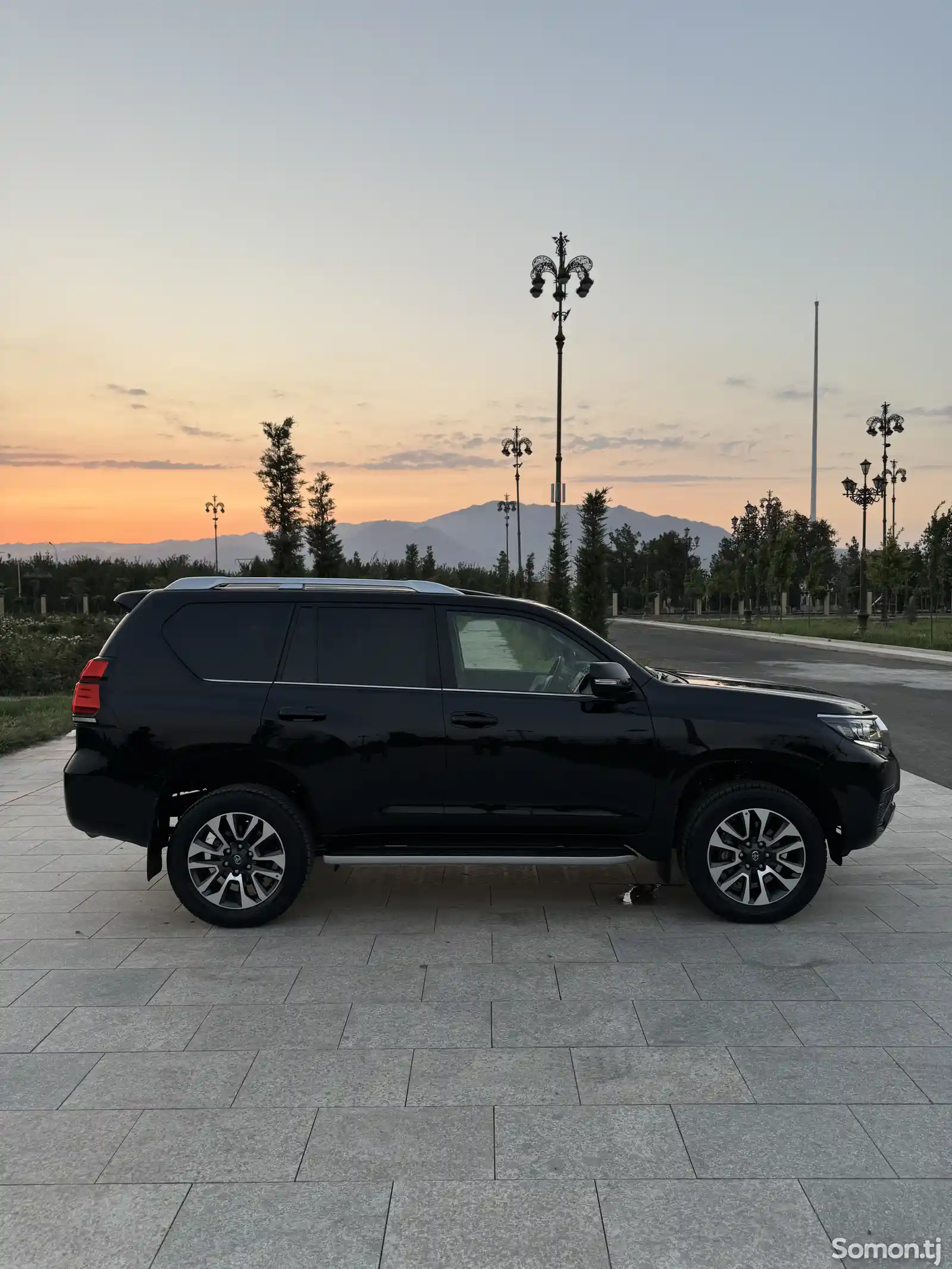 Toyota Land Cruiser Prado, 2023-6