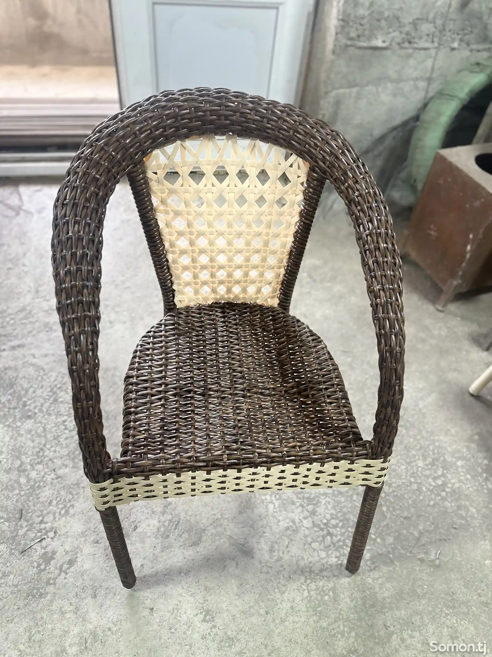 Плетённые стол и стулья из ротанга-8