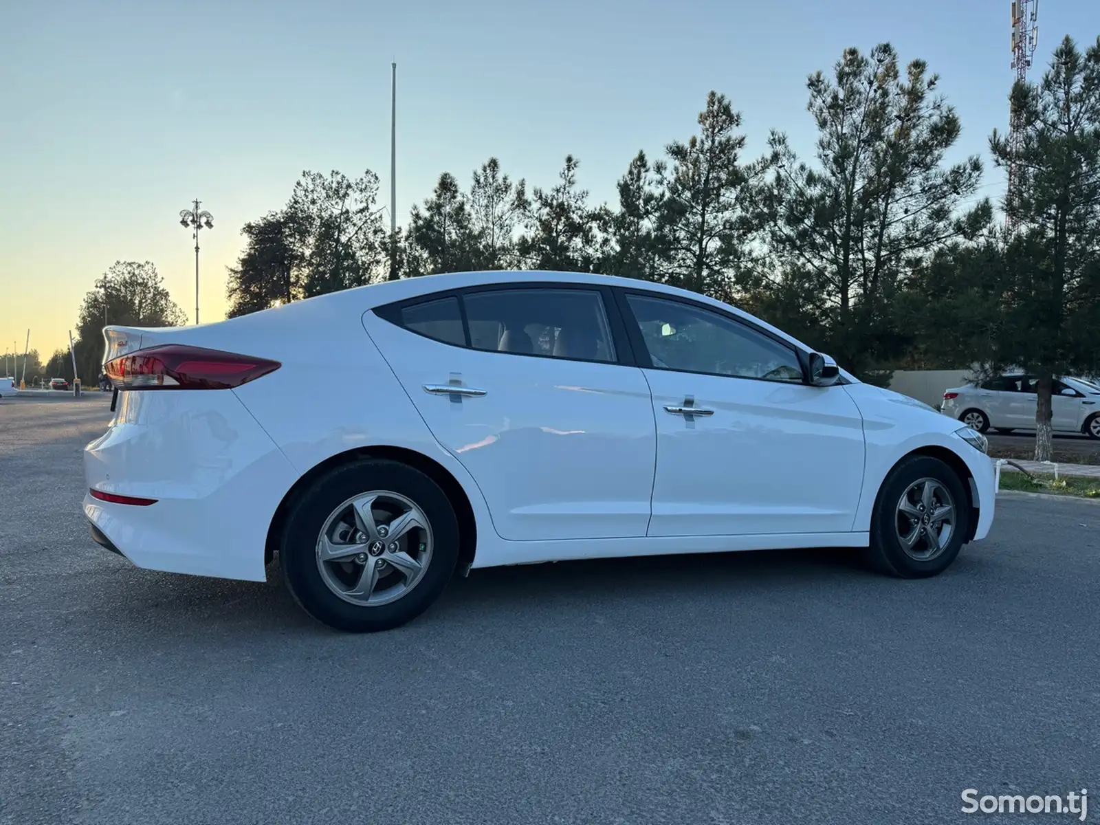 Hyundai Avante, 2016-8