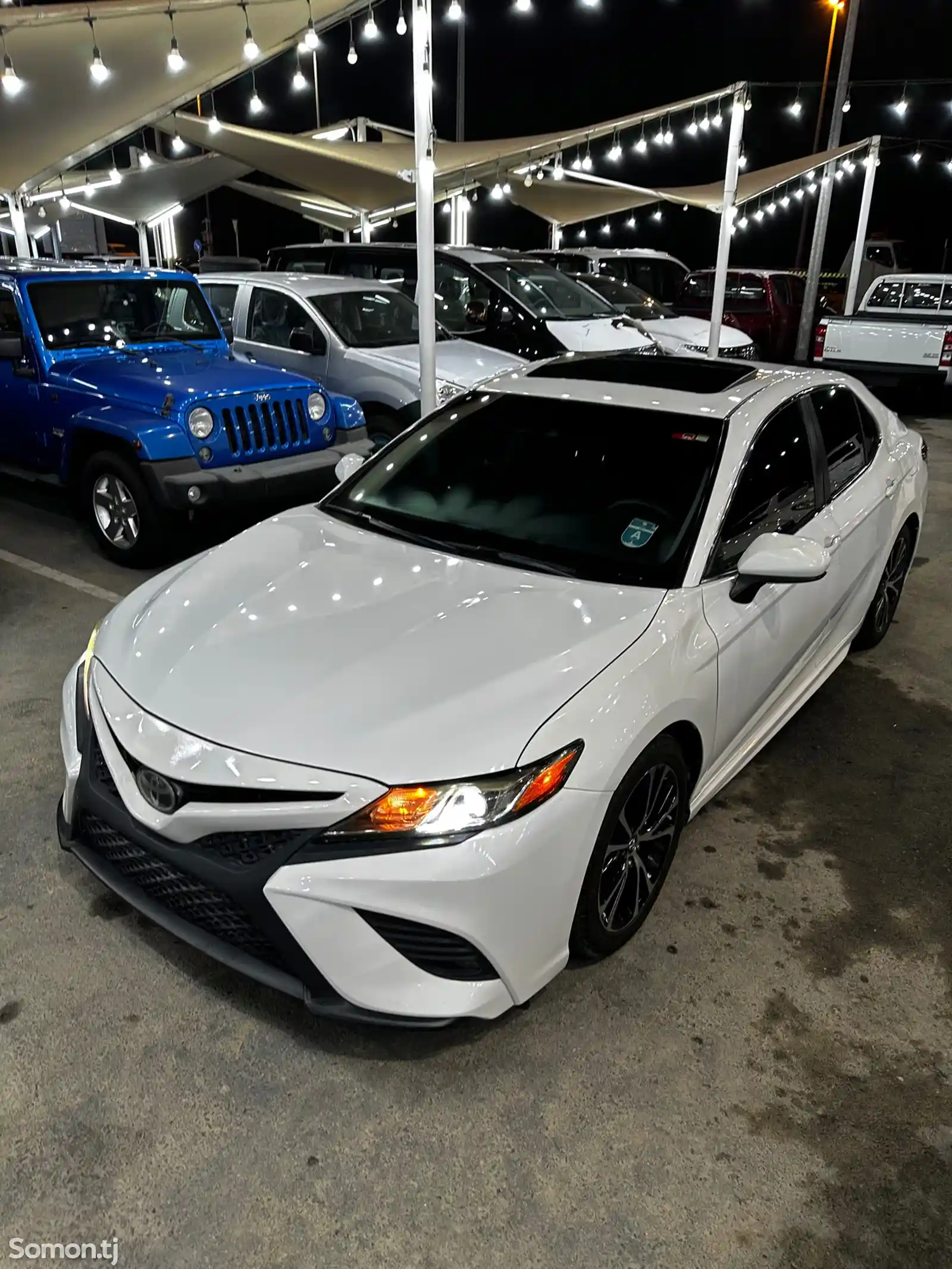 Toyota Camry, 2018-1