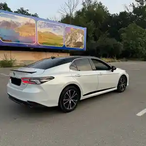 Toyota Camry, 2021