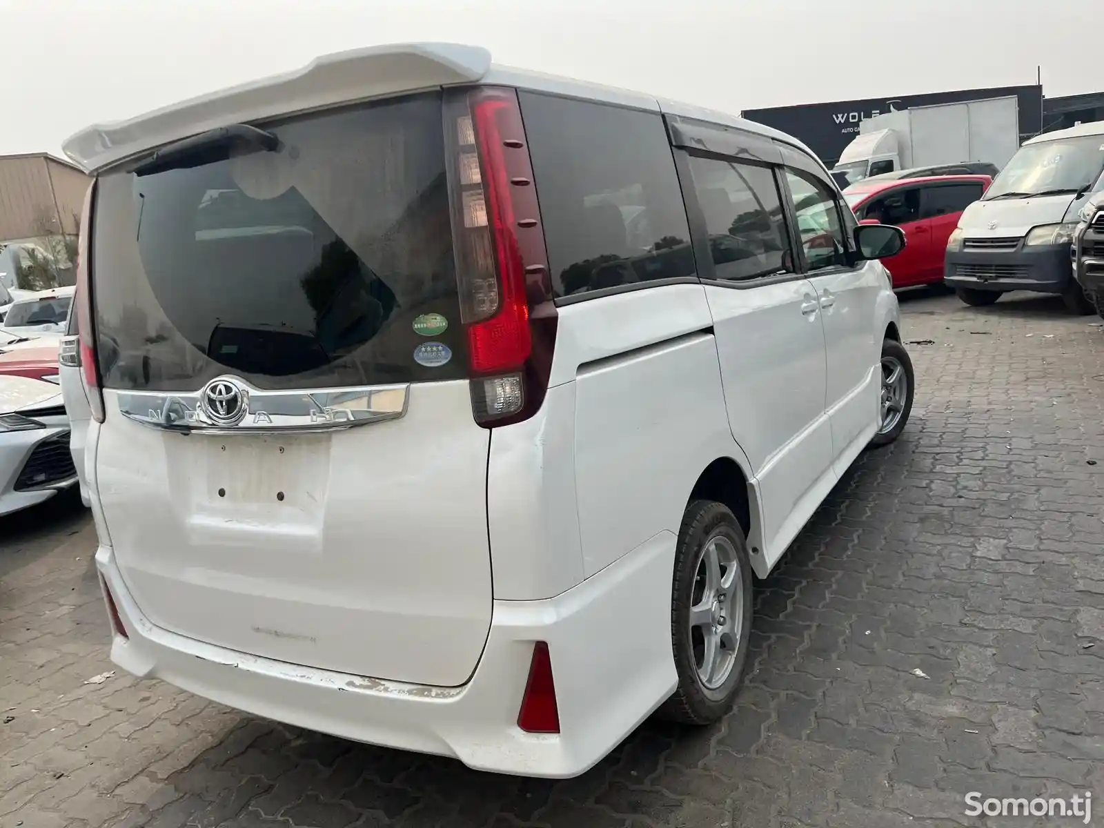 Toyota Noah, 2014-5