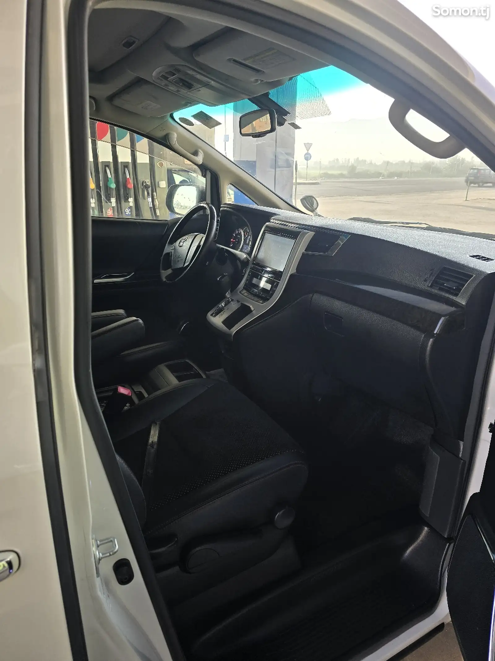 Toyota Vellfire, 2014-4