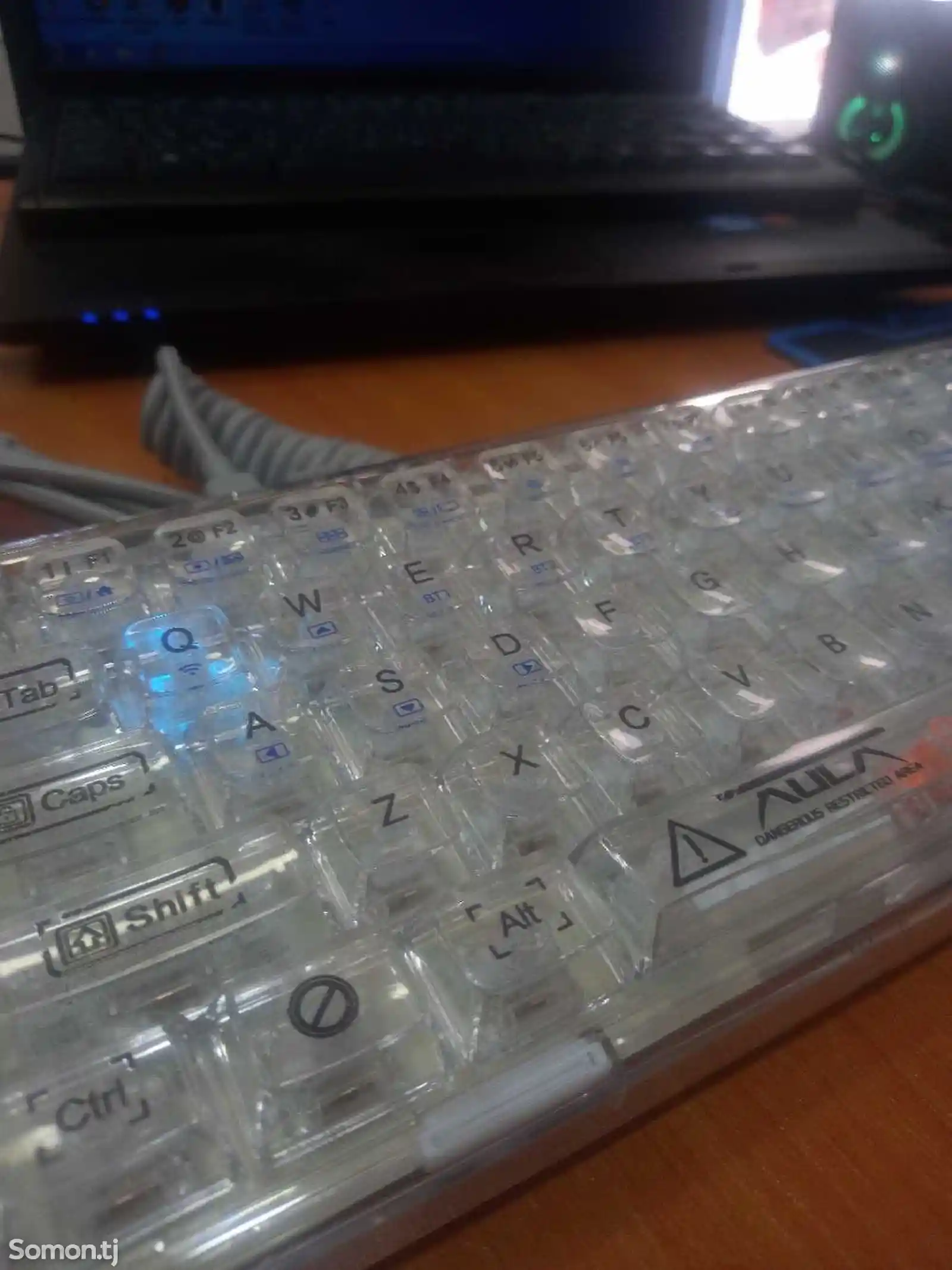 Прозрачная клавиатура-6