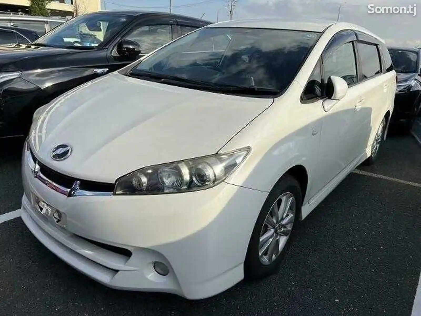 Лобовое стекло от Toyota Wish