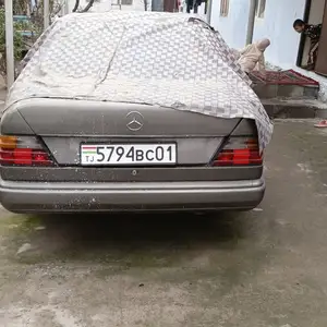 Mercedes-Benz E class, 1987