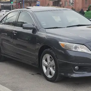 Toyota Camry, 2010