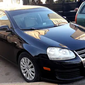 Volkswagen Jetta, 2010