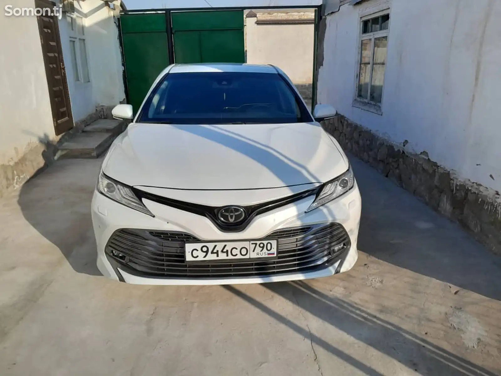 Toyota Camry, 2019-1