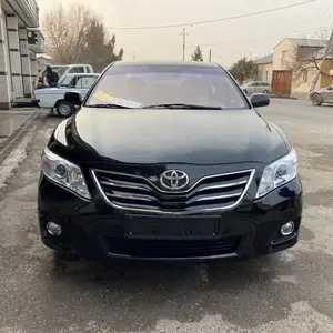 Toyota Camry, 2010