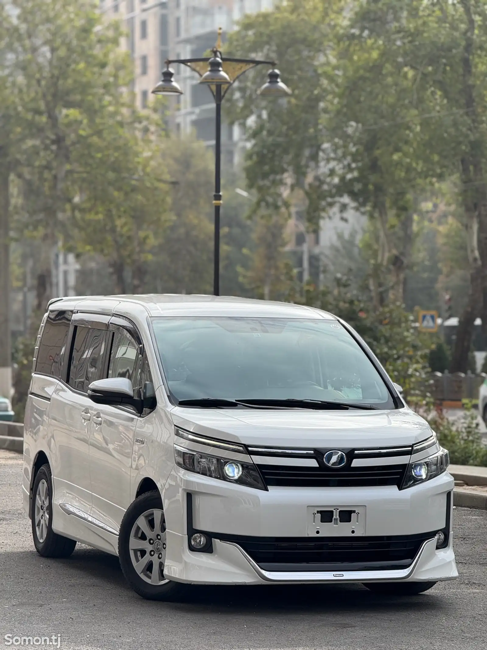 Toyota Voxy, 2014-3