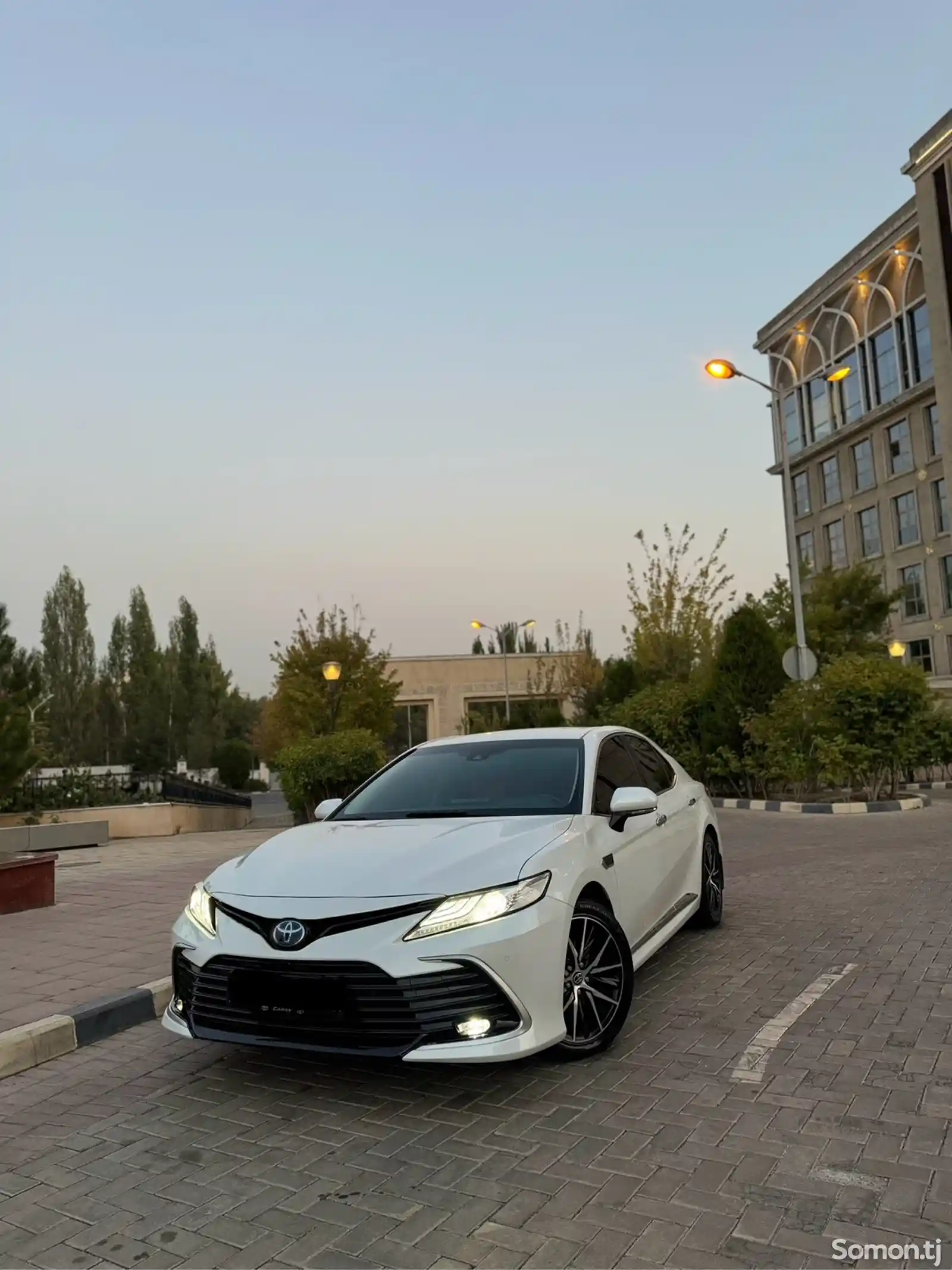 Toyota Camry, 2018-1