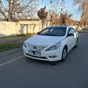 Hyundai Sonata, 2011