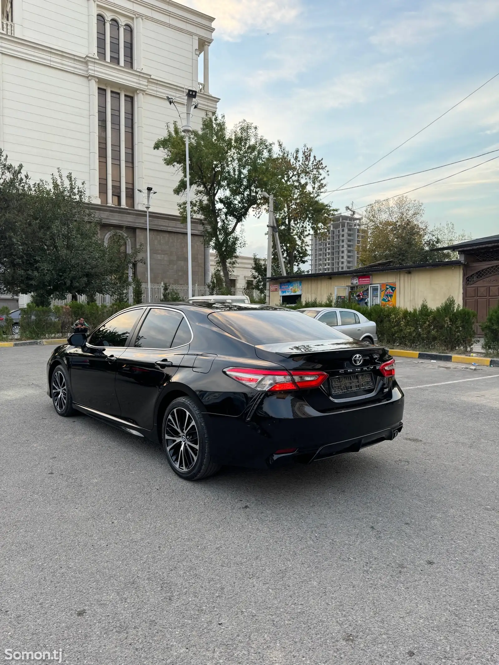 Toyota Camry, 2019-1